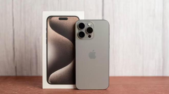 d 6 vs iPhone16 Pro Max：机皇之争凯发app网站华为Mate XT vs 三星 Z Fol(图4)